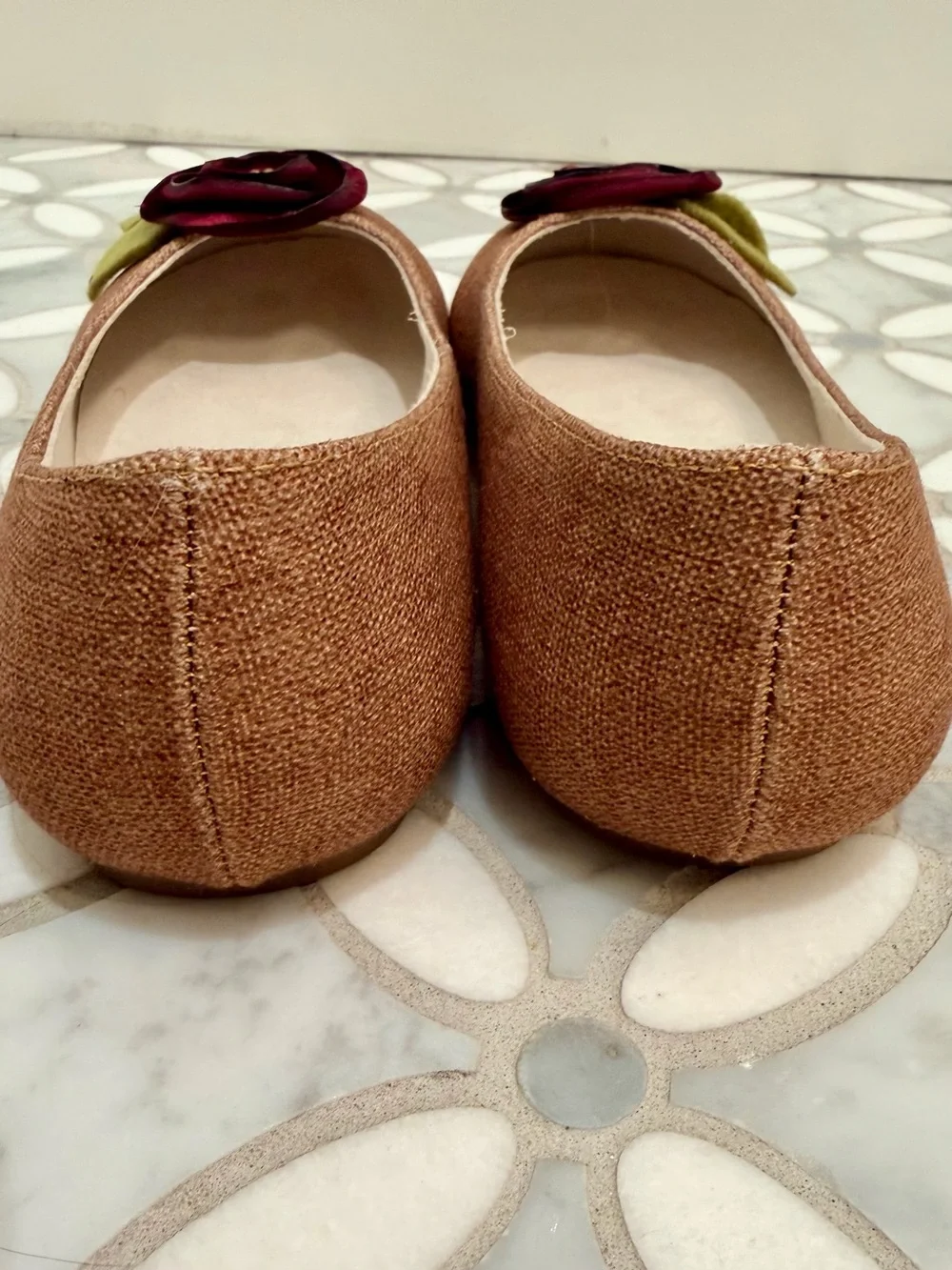 Joyfolie Girls Charlotte Closed Toe Flat Shoes Berry Brown Burgundy Size Y2 NWOT